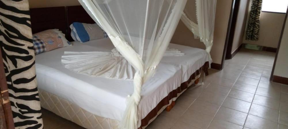 Funky Squids Beach Resort Bagamoyo Buitenkant foto