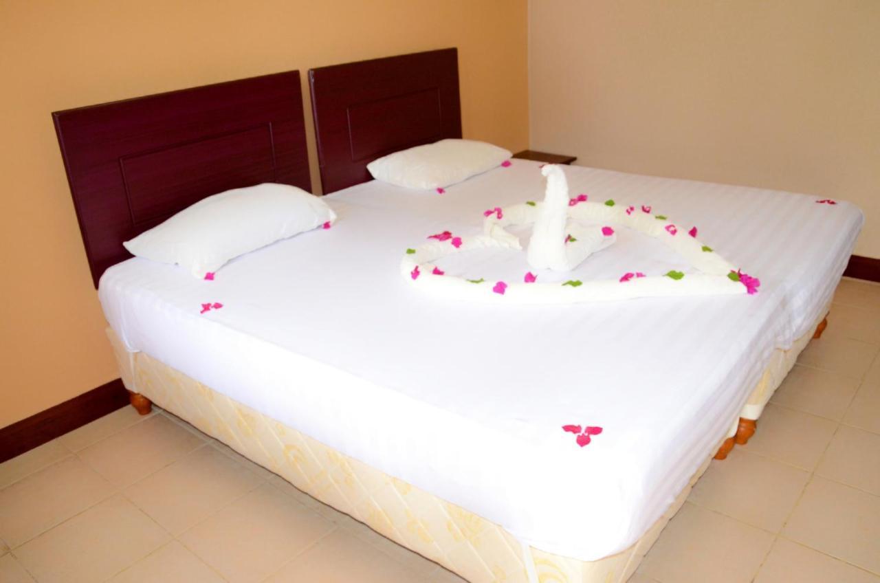 Funky Squids Beach Resort Bagamoyo Buitenkant foto