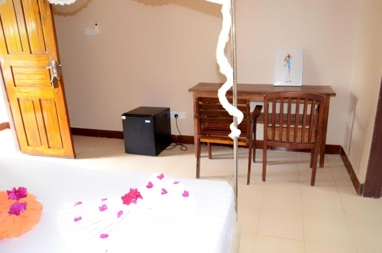 Funky Squids Beach Resort Bagamoyo Buitenkant foto