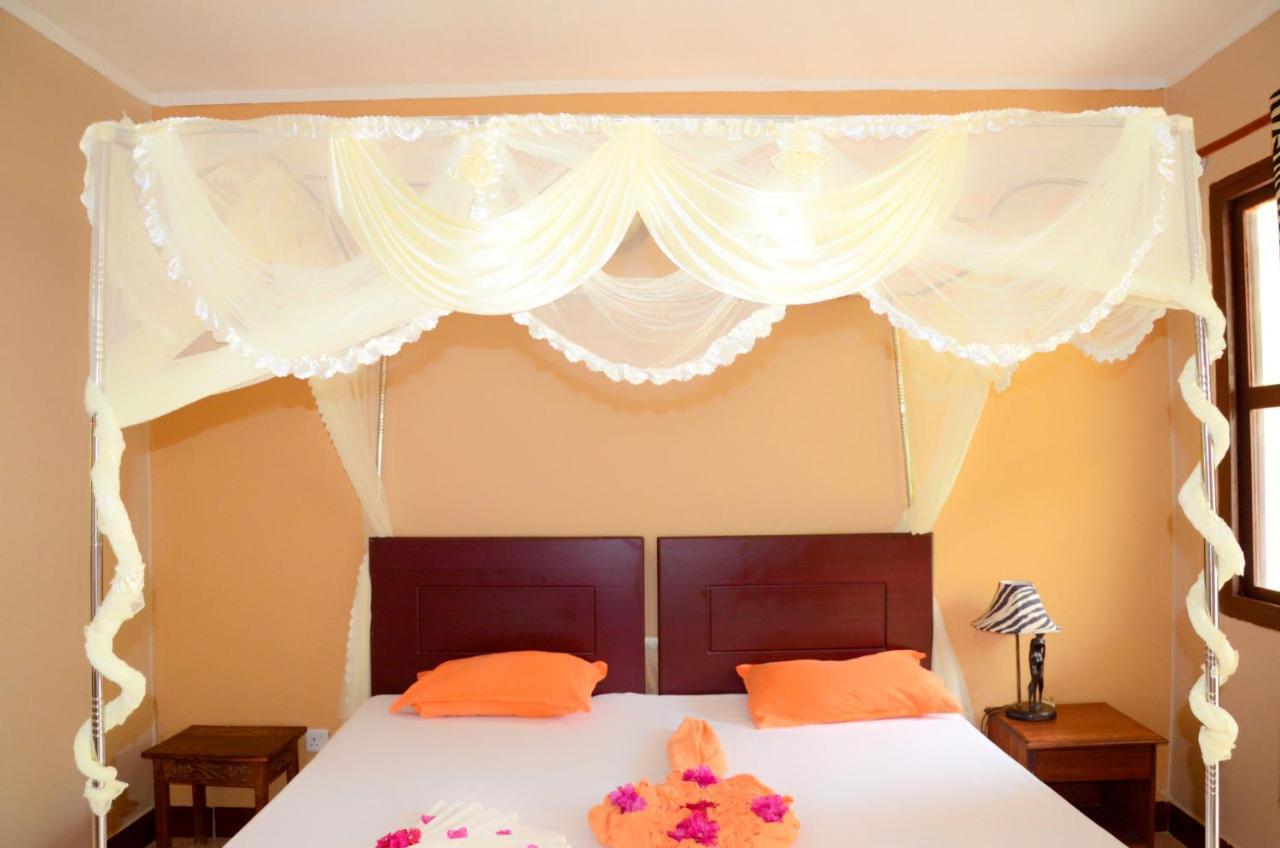 Funky Squids Beach Resort Bagamoyo Buitenkant foto
