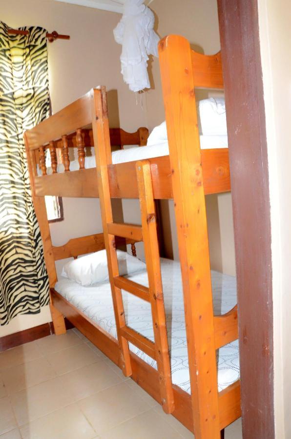 Funky Squids Beach Resort Bagamoyo Buitenkant foto