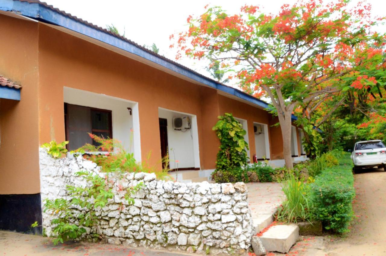 Funky Squids Beach Resort Bagamoyo Buitenkant foto