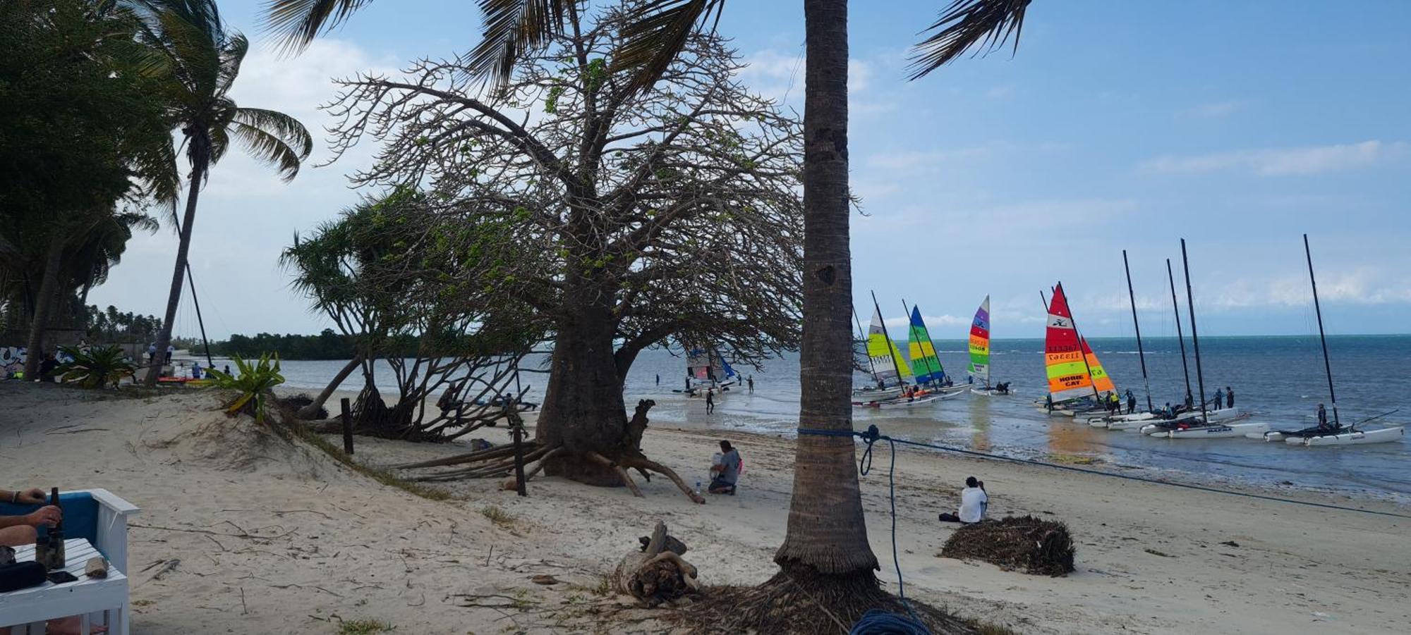 Funky Squids Beach Resort Bagamoyo Buitenkant foto